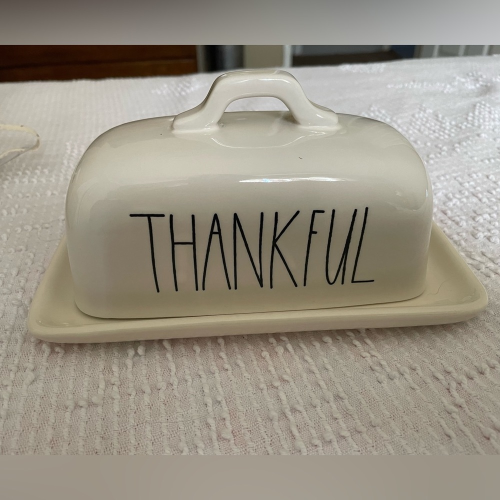 Rae Dunn “Thankful” butter dish with lid.